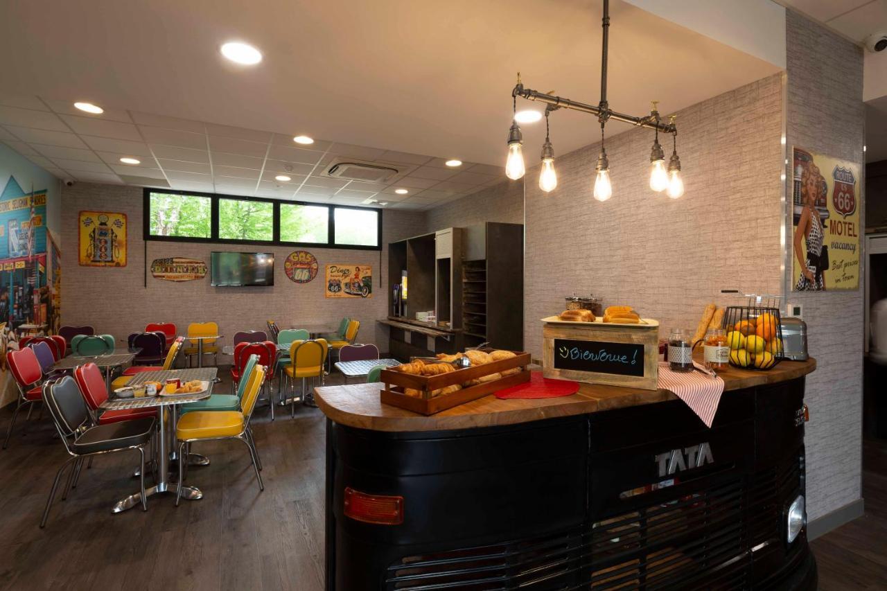 Break Hotel Виерзон Екстериор снимка