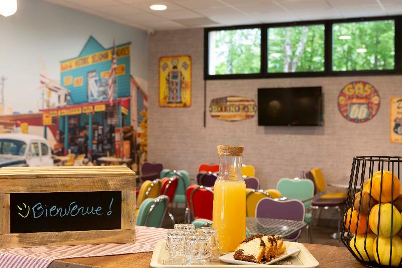 Break Hotel Виерзон Екстериор снимка